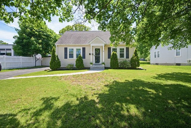 19 Holliston Street, Medway, MA 02053