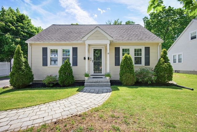 19 Holliston Street, Medway, MA 02053
