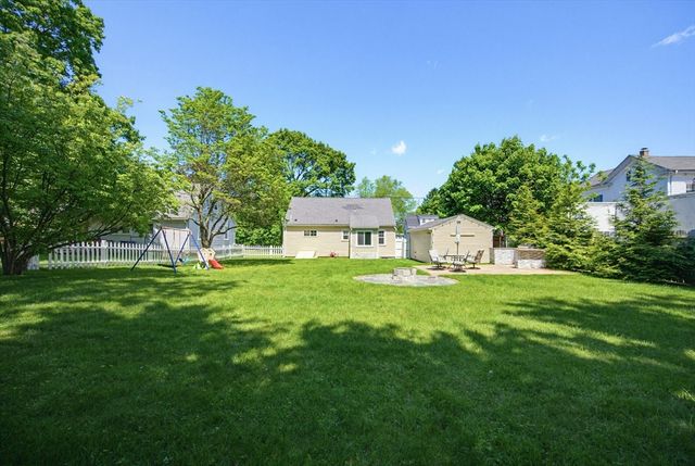 19 Holliston Street, Medway, MA 02053