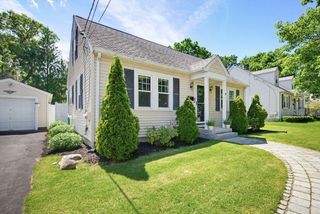 19 Holliston Street, Medway, MA 02053