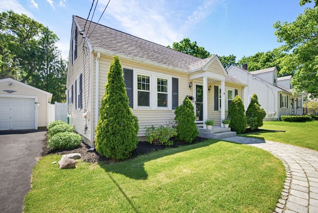 19 Holliston Street, Medway, MA 02053