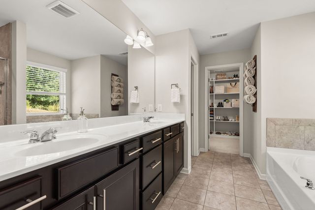 2168 Hickory Brook Dr, Hermitage, TN 37076