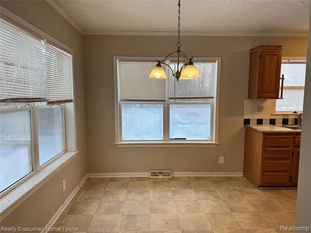 2045 Yeager Street, Port Huron, MI 48060