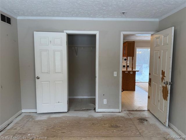 2045 Yeager Street, Port Huron, MI 48060