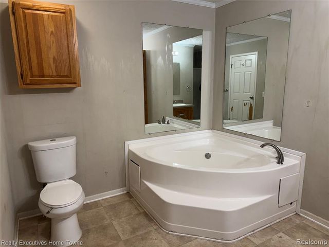 2045 Yeager Street, Port Huron, MI 48060