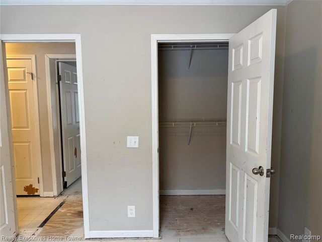 2045 Yeager Street, Port Huron, MI 48060