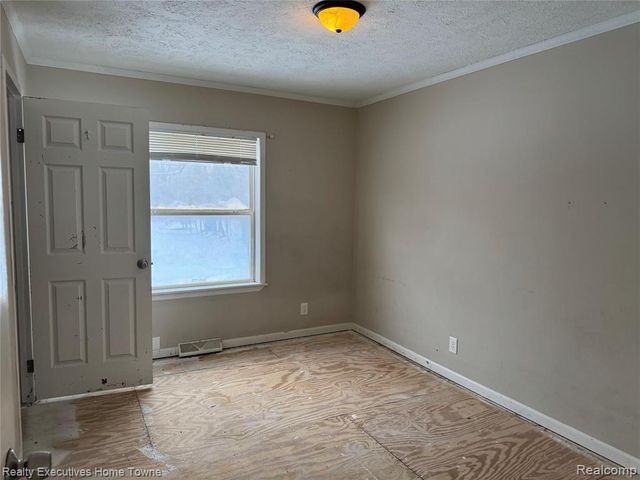 2045 Yeager Street, Port Huron, MI 48060