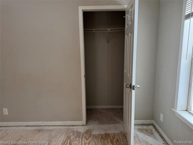 2045 Yeager Street, Port Huron, MI 48060