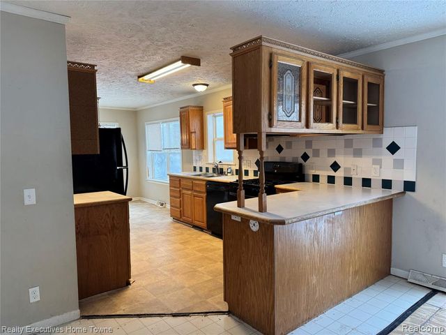 2045 Yeager Street, Port Huron, MI 48060