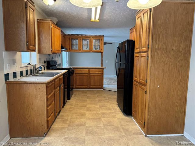 2045 Yeager Street, Port Huron, MI 48060