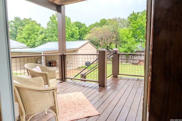 712 W TRAVIS ST, Fredericksburg, TX 78624