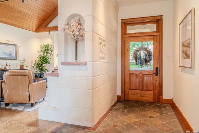 712 W TRAVIS ST, Fredericksburg, TX 78624
