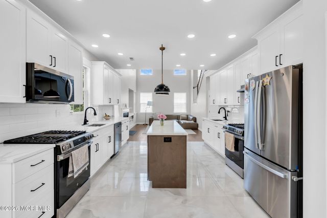 2 Muirwood Court, Jackson, NJ 08527