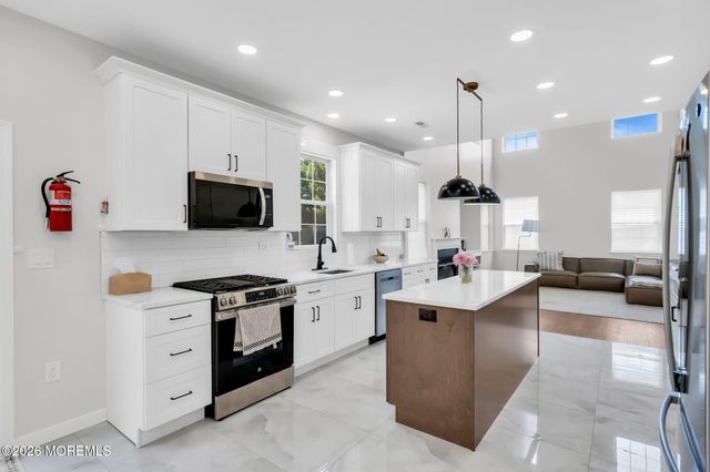 2 Muirwood Court, Jackson, NJ 08527