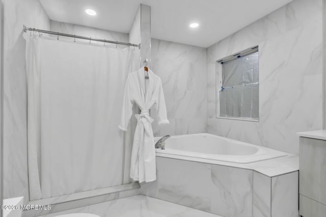 2 Muirwood Court, Jackson, NJ 08527