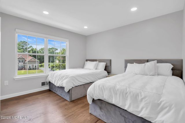 2 Muirwood Court, Jackson, NJ 08527