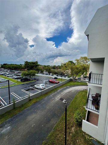 10431 N Kendall Dr D312, Miami, FL 33176