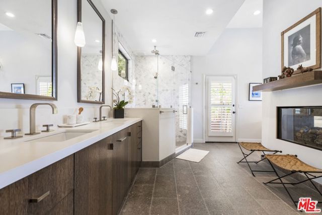 6383 Quebec Drive, Los Angeles, CA 90068