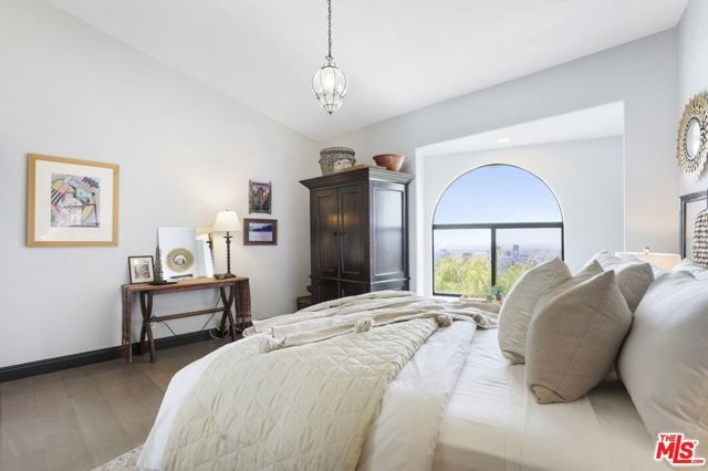 6383 Quebec Drive, Los Angeles, CA 90068