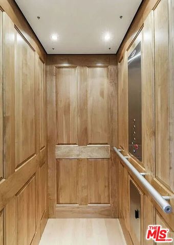 6383 Quebec Drive, Los Angeles, CA 90068