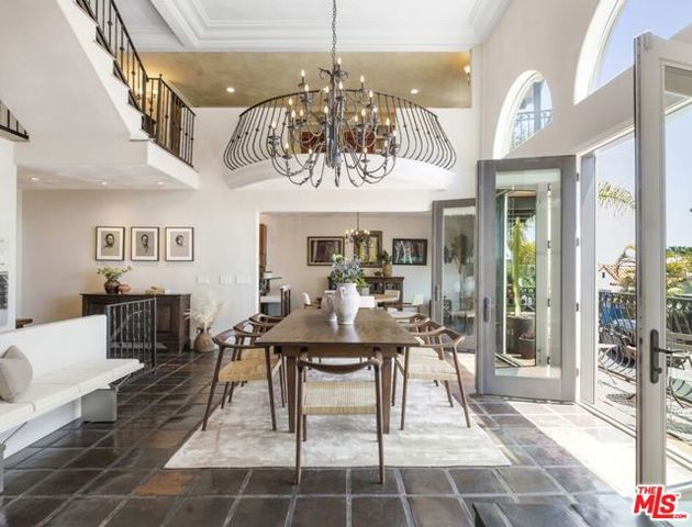 6383 Quebec Drive, Los Angeles, CA 90068