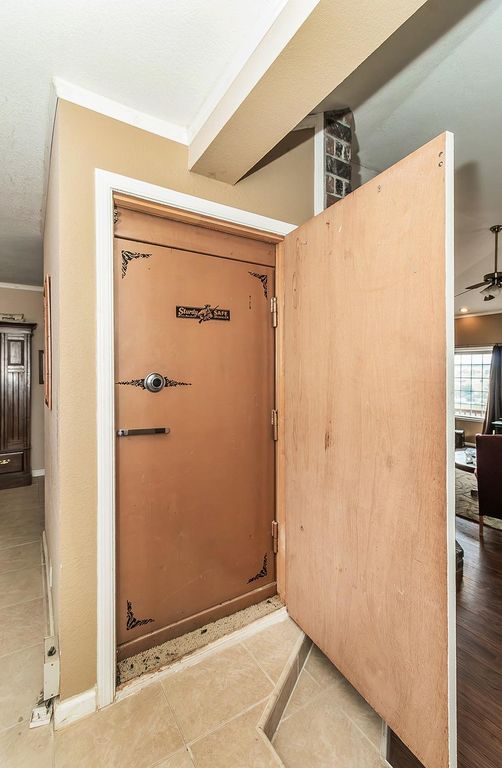 Image 14 of property listing at 40696 Oakwood Road, Madera, CA 93636