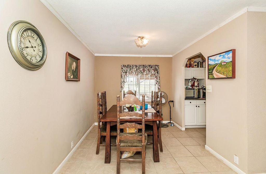 Image 15 of property listing at 40696 Oakwood Road, Madera, CA 93636