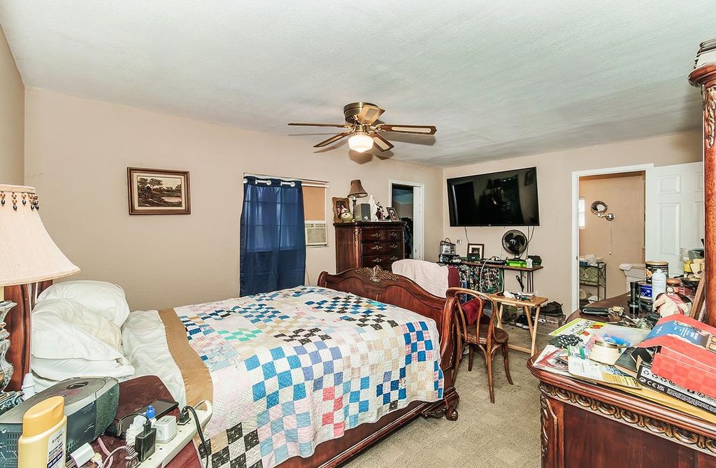 Image 20 of property listing at 40696 Oakwood Road, Madera, CA 93636