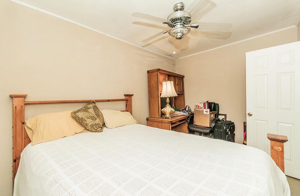 Image 25 of property listing at 40696 Oakwood Road, Madera, CA 93636