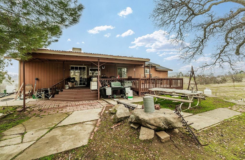 Image 29 of property listing at 40696 Oakwood Road, Madera, CA 93636