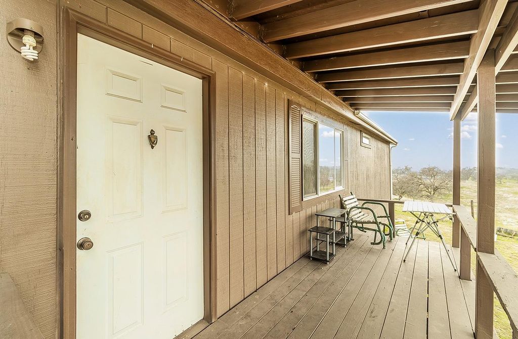 Image 36 of property listing at 40696 Oakwood Road, Madera, CA 93636