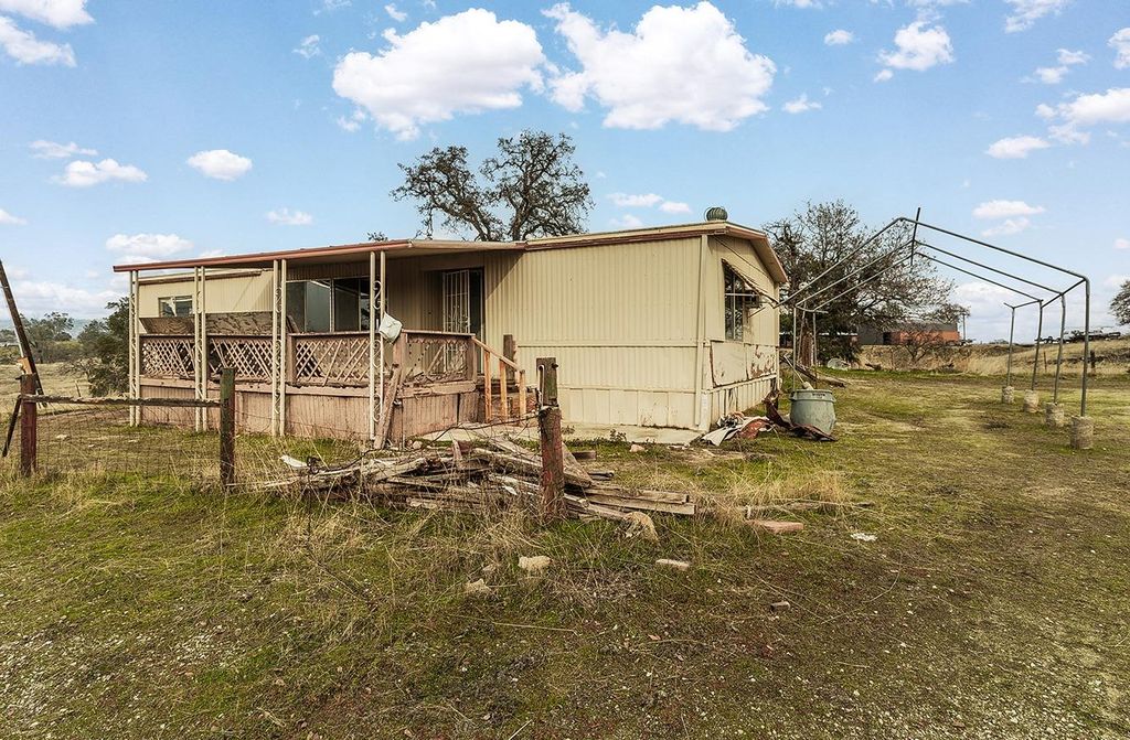 Image 56 of property listing at 40696 Oakwood Road, Madera, CA 93636