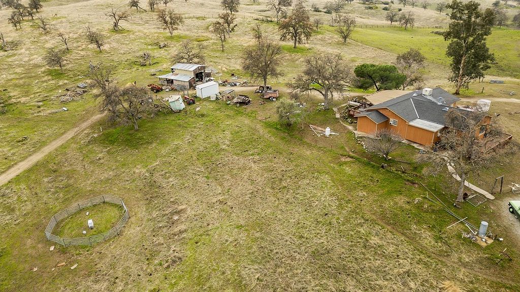Image 62 of property listing at 40696 Oakwood Road, Madera, CA 93636
