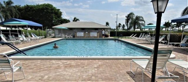 1009 Leisure Ln, Boynton Beach, FL 33426
