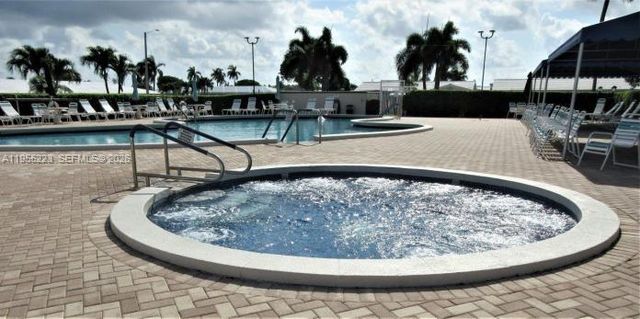 1009 Leisure Ln, Boynton Beach, FL 33426