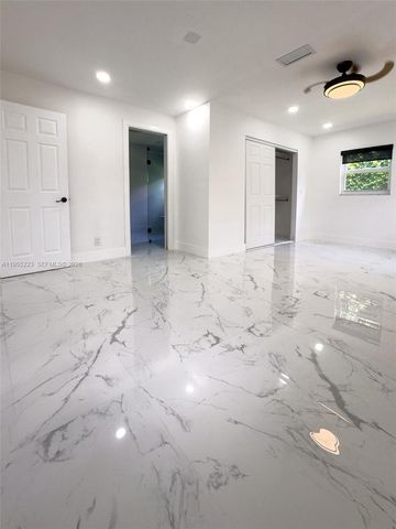 1009 Leisure Ln, Boynton Beach, FL 33426