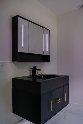 1009 Leisure Ln, Boynton Beach, FL 33426