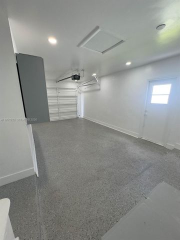 1009 Leisure Ln, Boynton Beach, FL 33426