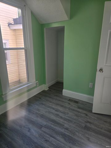 906 Hudson Street, Elkhart, IN 46516