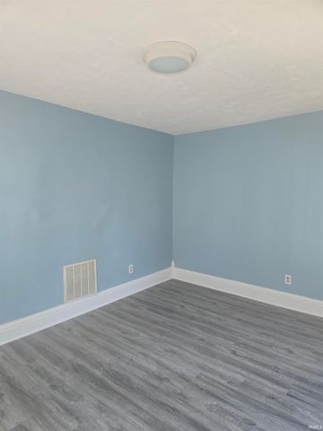 906 Hudson Street, Elkhart, IN 46516