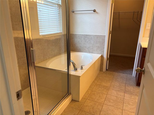 1076 Sanders, Kyle, TX 78640