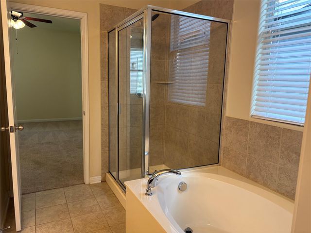 1076 Sanders, Kyle, TX 78640