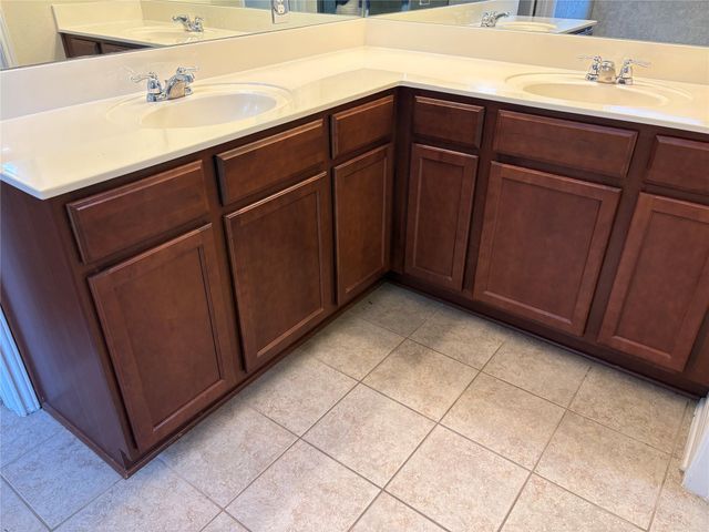 1076 Sanders, Kyle, TX 78640