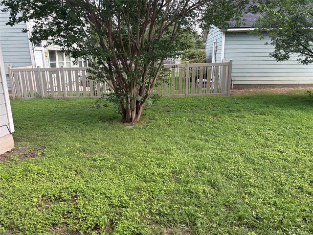 1076 Sanders, Kyle, TX 78640
