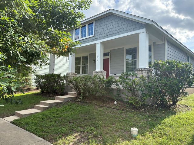 1076 Sanders, Kyle, TX 78640