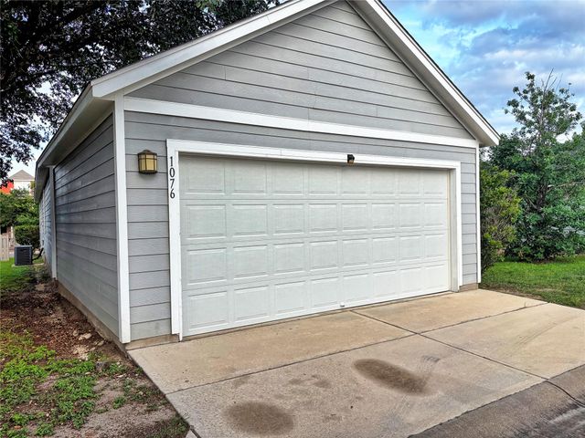 1076 Sanders, Kyle, TX 78640