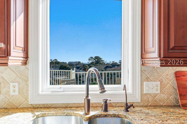 22 Folly Field Road 5, Hilton Head Island, SC 29928