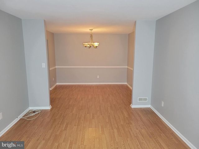 2904 SAXONY DR, Mount Laurel, NJ 08054