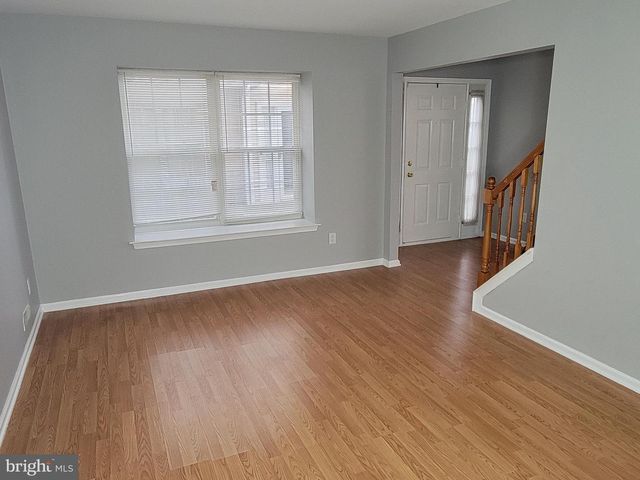 2904 SAXONY DR, Mount Laurel, NJ 08054