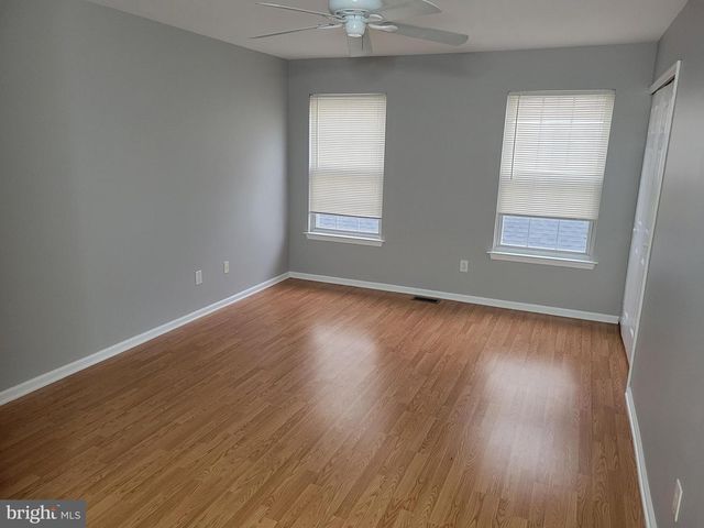 2904 SAXONY DR, Mount Laurel, NJ 08054